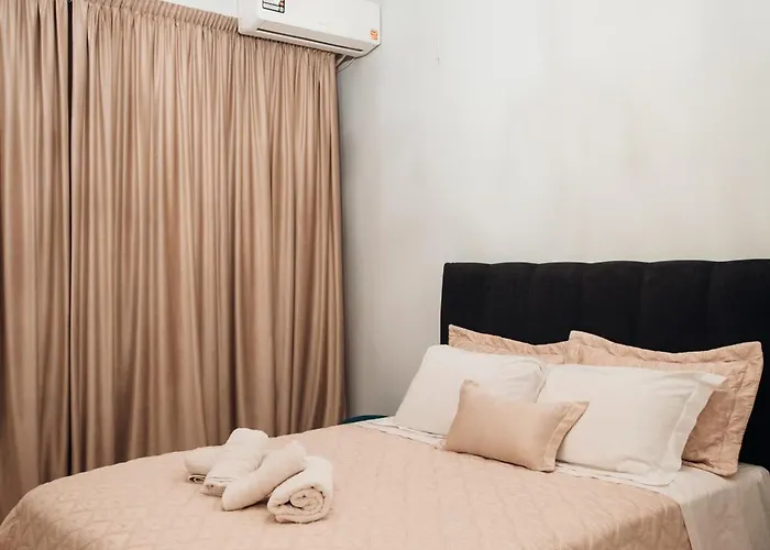 别墅 Luxury Prada *